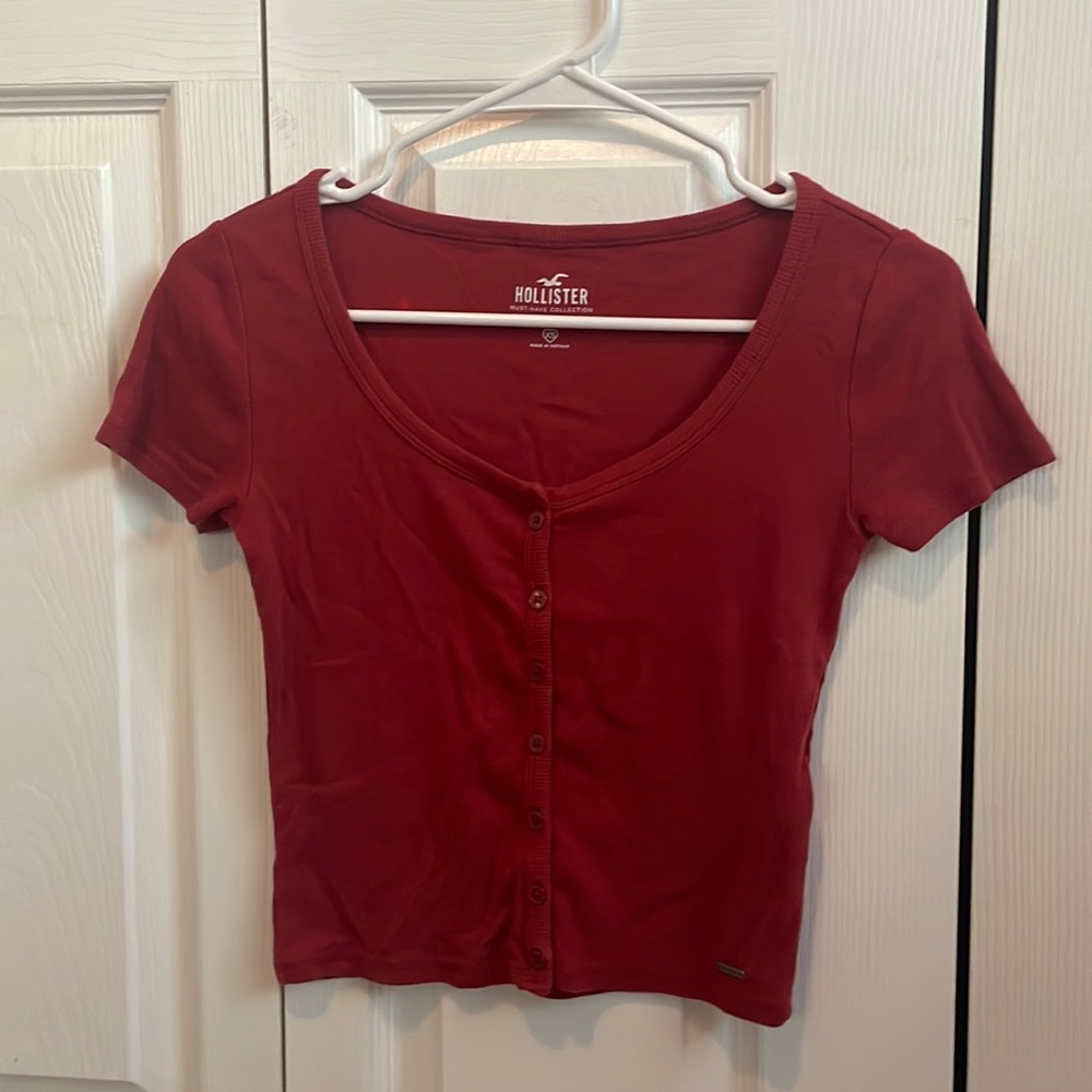 hollister red short sleeve shirt